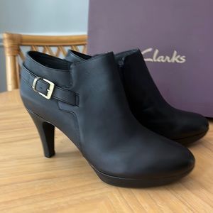 NWT Clarks Black Brier Milan Boots